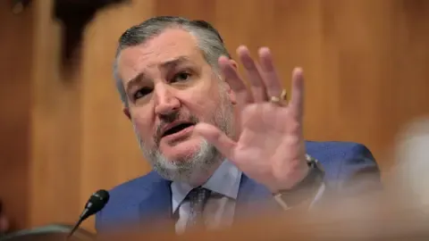 Senator Ted Cruz Compares US Media Regulator to ‘Mafioso’ on Kimmel’s Program